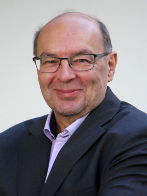 Herr Leonhard Braun, Stiftungsratsvorsitzender