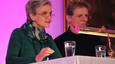 Claudia Dölker und Hartmut Scheyhin lesen aus den Tagebüchern