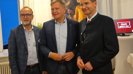 Oberbürgermeister Dr. Kern mit MdL Grob und Hausherrn Markus Reichhart